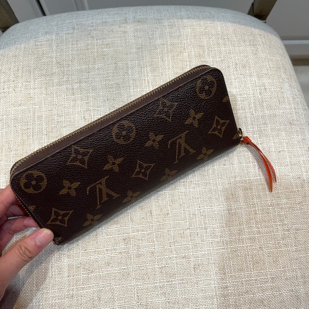 Clemence wallet in orange
